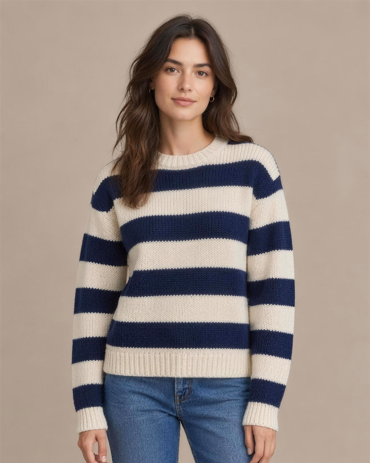 Weitansicht: Strickpullover mit breiten Blockstreifen in Navy und Creme
